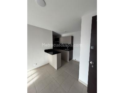 Apartamento de 2 alcobas en arriendo en El Poblado, Medellín, 70 m² · foto 2 de 13
