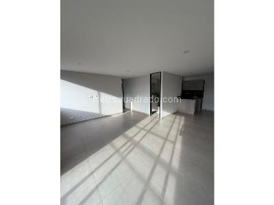 Apartamento de 2 alcobas en arriendo en El Poblado, Medellín, 70 m² · foto 5 de 13