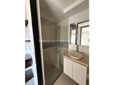 Apartamento de 2 alcobas en arriendo en El Poblado, Medellín, 70 m² · foto 12 de 13