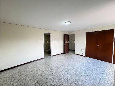 Apartamento de 3 alcobas en venta en Conquistadores, Medellín, 144 m² · foto 3 de 16