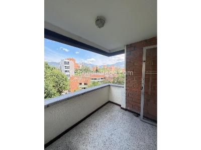Apartamento de 3 alcobas en arriendo en Conquistadores, Medellín, 144 m² · foto 2 de 16