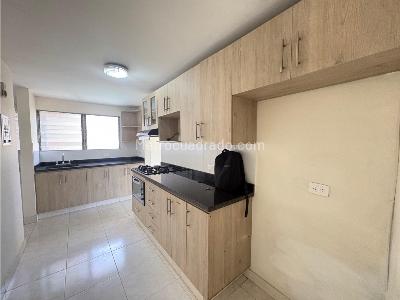 Apartamento de 3 alcobas en arriendo en Conquistadores, Medellín, 144 m² · foto 9 de 16
