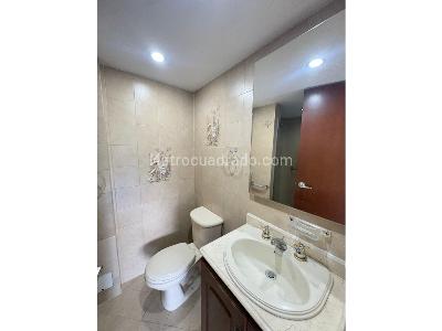 Apartamento de 3 alcobas en arriendo en Conquistadores, Medellín, 144 m² · foto 14 de 16