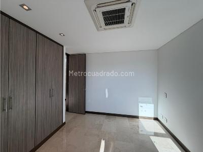 Apartamento en arriendo en Castropol, Medellín · foto 10 de 20