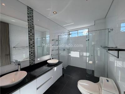 Apartamento en arriendo en Castropol, Medellín · foto 12 de 20