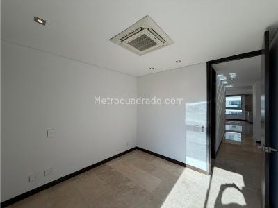 Apartamento en arriendo en Castropol, Medellín · foto 14 de 20