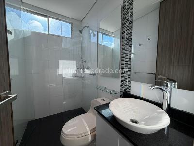 Apartamento en arriendo en Castropol, Medellín · foto 16 de 20