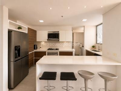 Apartamento en arriendo en Poblado, Medellín · foto 3 de 20