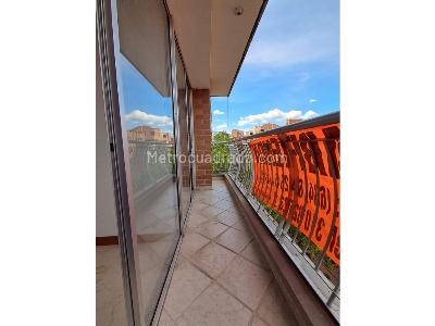 Apartamento de 3 alcobas en arriendo en Laureles, Medellín, 90 m² · foto 13 de 20