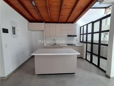 Casa de 3 alcobas en arriendo en La Castellana, Medellín, 200 m² · foto 7 de 20