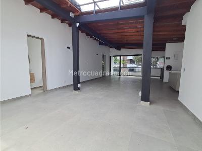 Casa de 3 alcobas en arriendo en La Castellana, Medellín, 200 m² · foto 15 de 20