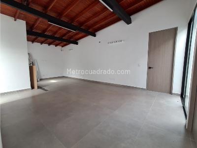 Casa de 3 alcobas en arriendo en La Castellana, Medellín, 200 m² · foto 17 de 20