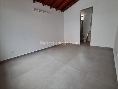 Casa de 3 alcobas en arriendo en La Castellana, Medellín, 200 m² · foto 20 de 20