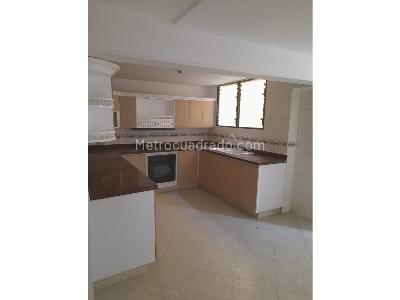 Casa de 5 alcobas en arriendo en La Castellana, Medellín, 300 m² · foto 2 de 20