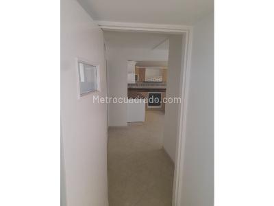 Casa de 5 alcobas en arriendo en La Castellana, Medellín, 300 m² · foto 3 de 20