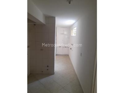 Casa de 5 alcobas en arriendo en La Castellana, Medellín, 300 m² · foto 4 de 20