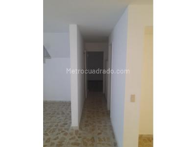 Casa de 5 alcobas en arriendo en La Castellana, Medellín, 300 m² · foto 11 de 20