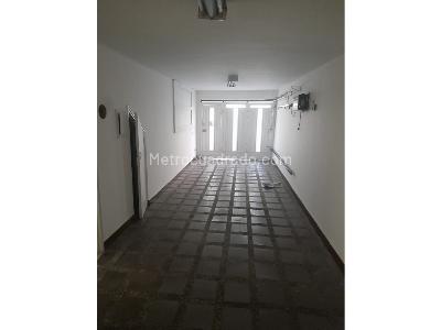 Casa de 5 alcobas en arriendo en La Castellana, Medellín, 300 m² · foto 12 de 20
