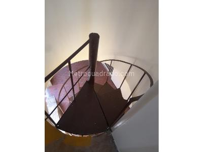 Casa de 5 alcobas en arriendo en La Castellana, Medellín, 300 m² · foto 13 de 20