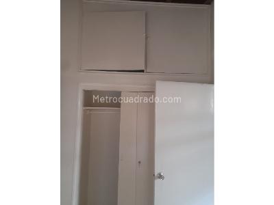 Casa de 5 alcobas en arriendo en La Castellana, Medellín, 300 m² · foto 17 de 20