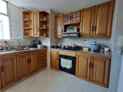 Apartamento de 4 alcobas en venta en Laureles, Medellín, 140 m² · foto 9 de 18