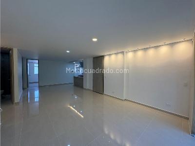 Apartamento en arriendo en Belen, Medellín · foto 2 de 13
