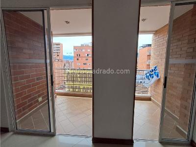 Apartamento de 3 alcobas en arriendo en Laureles, Medellín, 110 m² · foto 2 de 20