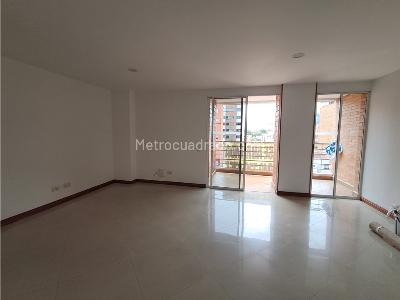 Apartamento de 3 alcobas en arriendo en Laureles, Medellín, 110 m² · foto 9 de 20
