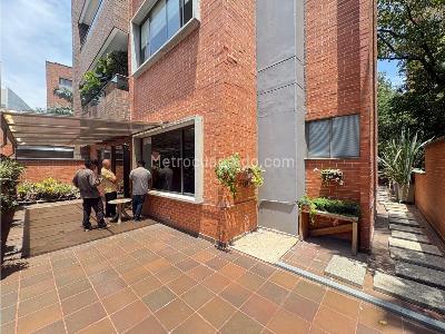 Apartamento en arriendo en Poblado, Medellín · foto 2 de 15