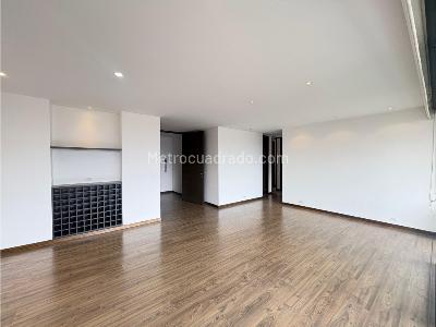 Apartamento de 3 alcobas en arriendo en El Poblado, Medellín, 137 m² · foto 2 de 19