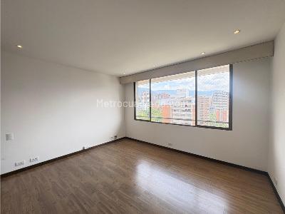 Apartamento de 3 alcobas en arriendo en El Poblado, Medellín, 137 m² · foto 6 de 19