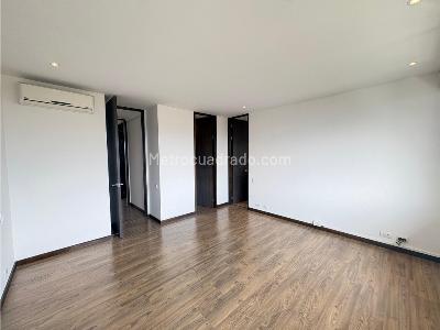 Apartamento de 3 alcobas en arriendo en El Poblado, Medellín, 137 m² · foto 7 de 19