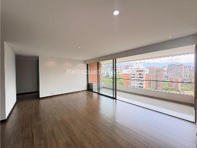 Apartamento de 3 alcobas en arriendo en El Poblado, Medellín, 137 m² · foto 8 de 19