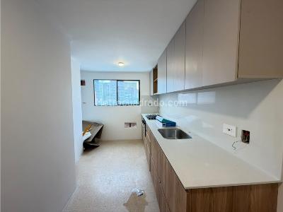 Apartamento en arriendo en Laureles, Medellín · foto 2 de 20