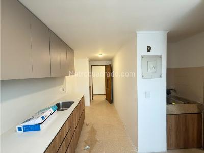 Apartamento en arriendo en Laureles, Medellín · foto 3 de 20