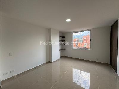 Apartamento de 3 alcobas en arriendo en La Castellana, Medellín, 130 m² · foto 3 de 12