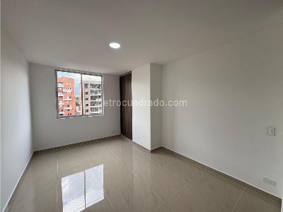 Apartamento de 3 alcobas en arriendo en La Castellana, Medellín, 130 m² · foto 4 de 12