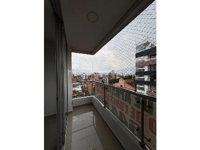 Apartamento de 3 alcobas en arriendo en La Castellana, Medellín, 130 m² · foto 5 de 12