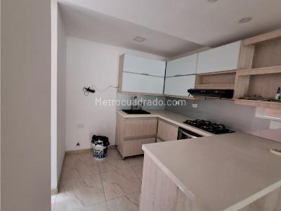 Apartamento de 2 alcobas en arriendo en Laureles, Medellín, 70 m² · foto 2 de 17