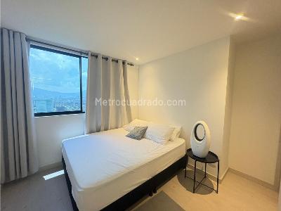 Apartamento de 3 alcobas en arriendo en El Poblado, Medellín, 90 m² · foto 10 de 11