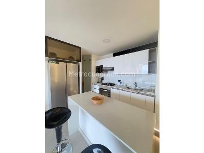 Apartamento de 3 alcobas en arriendo en El Poblado, Medellín, 90 m² · foto 3 de 11