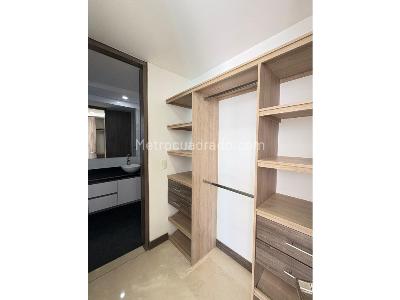 Apartamento de 3 alcobas en arriendo en El Poblado, Medellín, 137 m² · foto 11 de 19