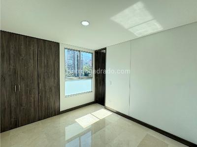 Apartamento de 3 alcobas en arriendo en El Poblado, Medellín, 137 m² · foto 12 de 19