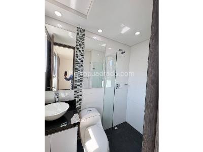 Apartamento de 3 alcobas en arriendo en El Poblado, Medellín, 137 m² · foto 14 de 19