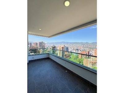 Apartamento de 3 alcobas en arriendo en El Poblado, Medellín, 137 m² · foto 5 de 19