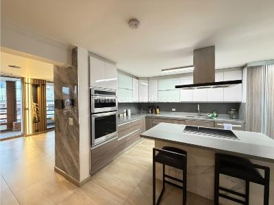 Apartamento de 4 alcobas en venta en El Velodromo, Medellín, 300 m² · foto 2 de 20