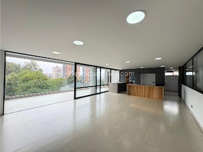 Apartamento en arriendo en Poblado, Medellín · foto 2 de 20