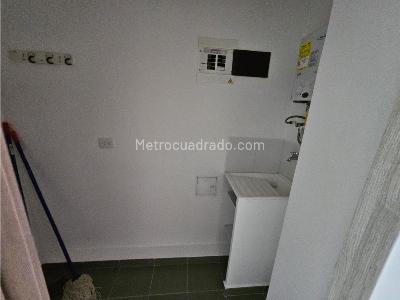 Apartamento de 3 alcobas en arriendo en Loma De Los Bernal, Medellín, 55 m² · foto 10 de 14