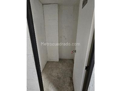 Apartamento de 3 alcobas en arriendo en Loma De Los Bernal, Medellín, 55 m² · foto 12 de 14