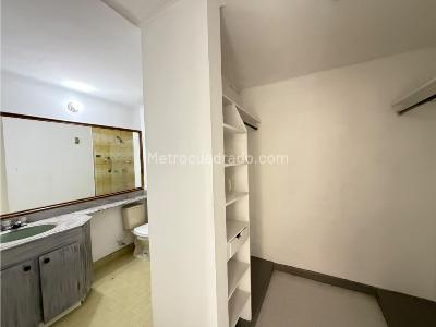 Apartamento de 4 alcobas en arriendo en Laueles, Medellín, 144 m² · foto 12 de 15